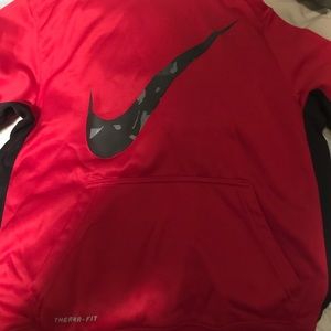 Boys Nike Therma Fit hoodie